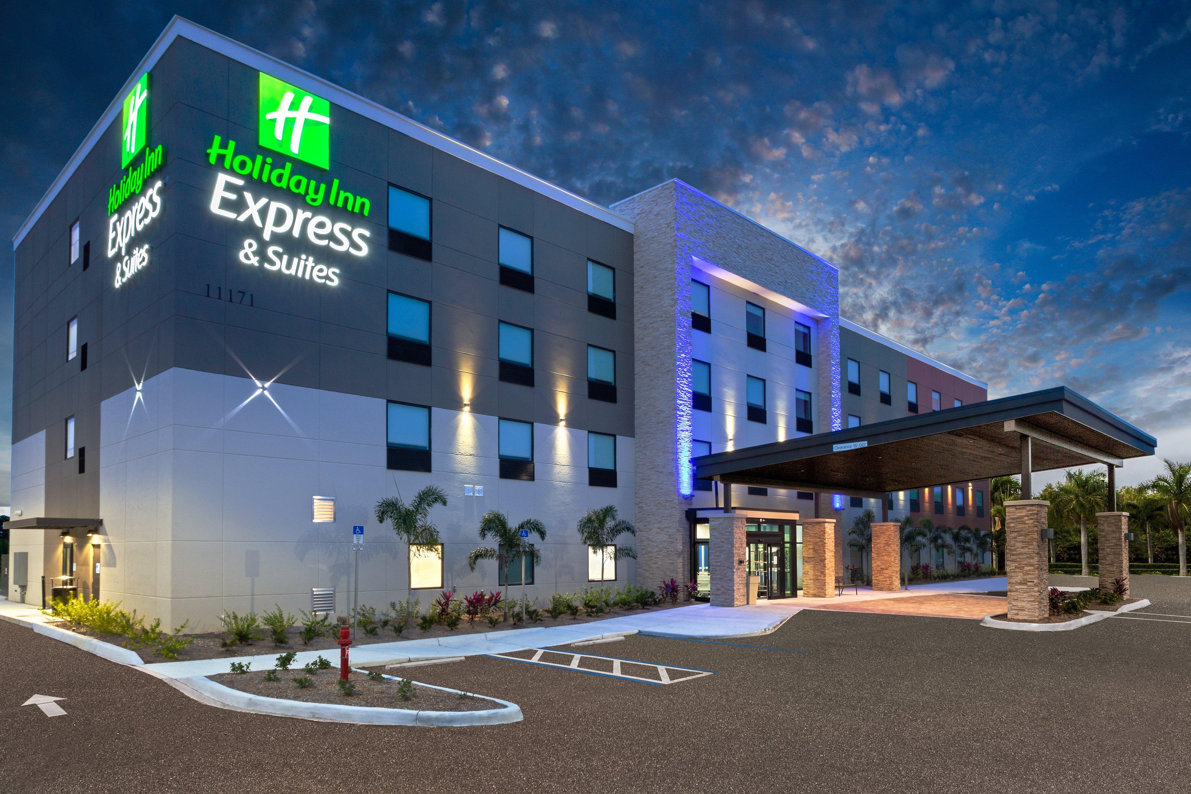 Holiday Inn Express & Suites Ft Myers Beach-Sanibel Gateway By Ihg Fort Myers Beach Eksteriør billede