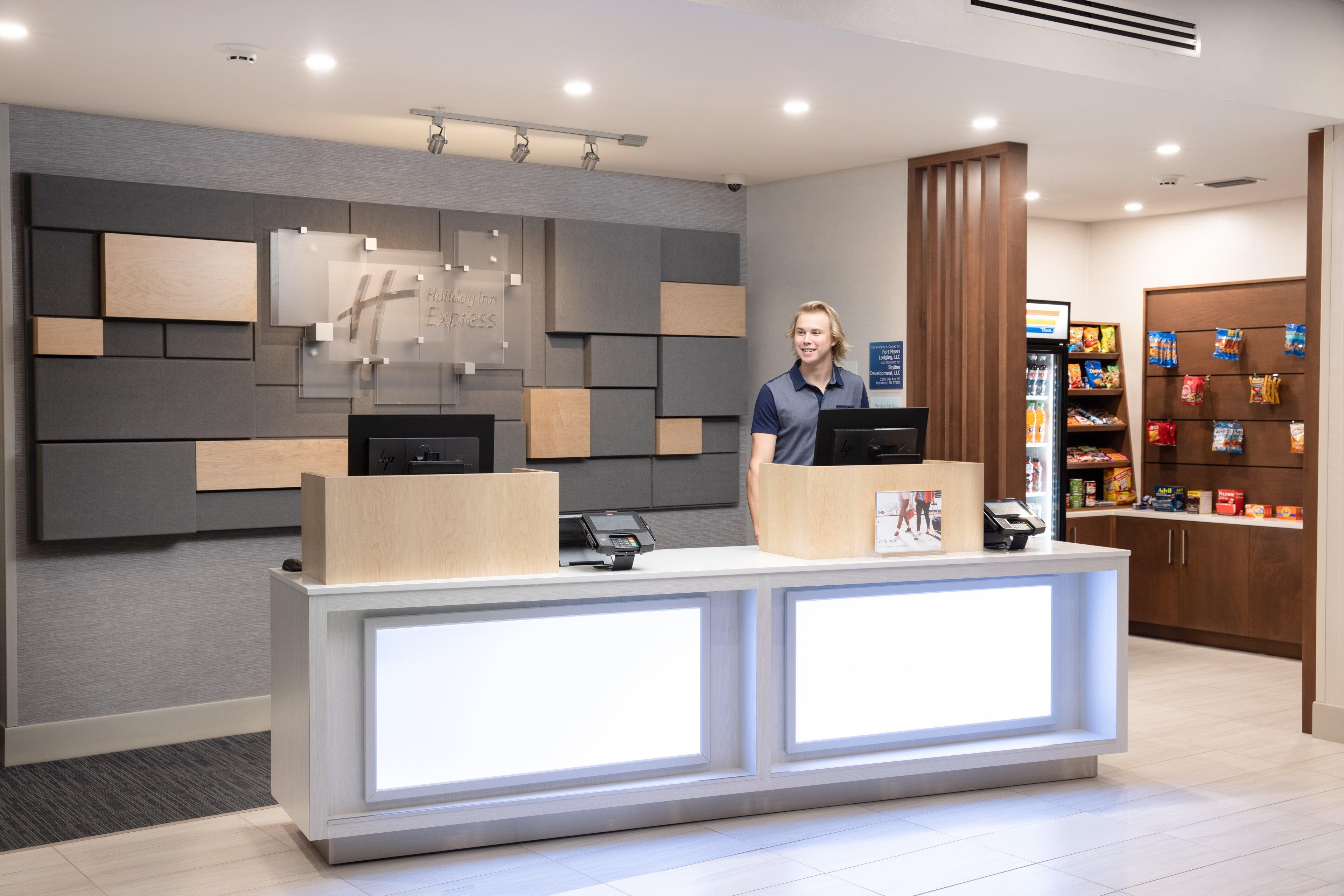 Holiday Inn Express & Suites Ft Myers Beach-Sanibel Gateway By Ihg Fort Myers Beach Eksteriør billede